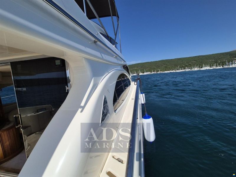 Azimut 46 Fly