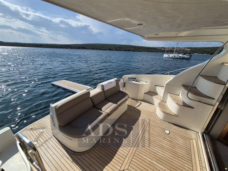 Azimut 46 Fly