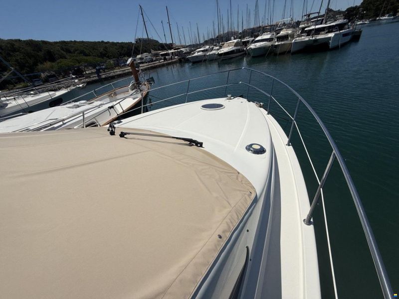 Azimut 42
