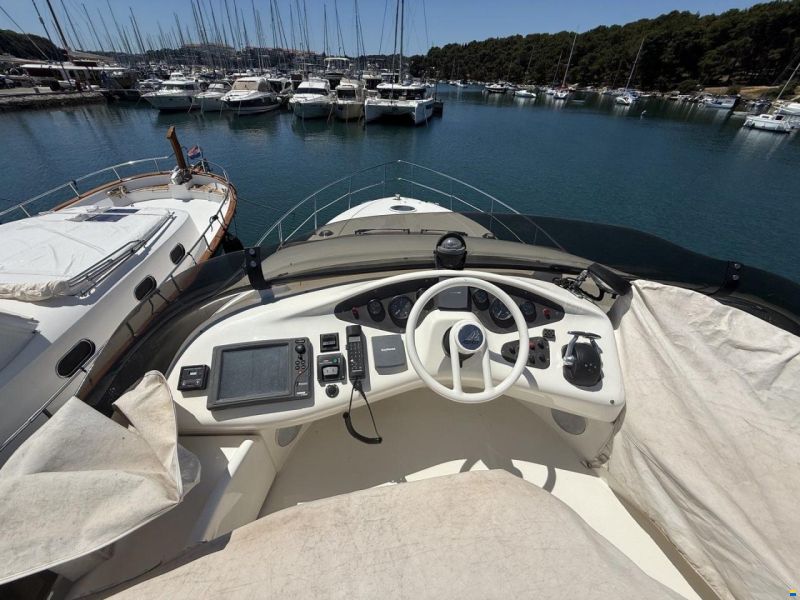 Azimut 42