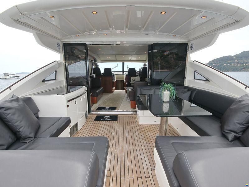 Princess Yachts International V70