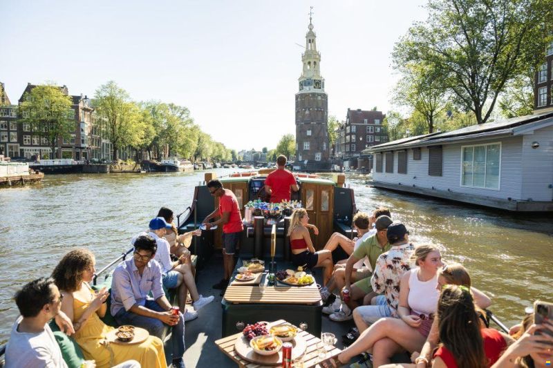Alumax Open rondvaartboot 60 PAX.