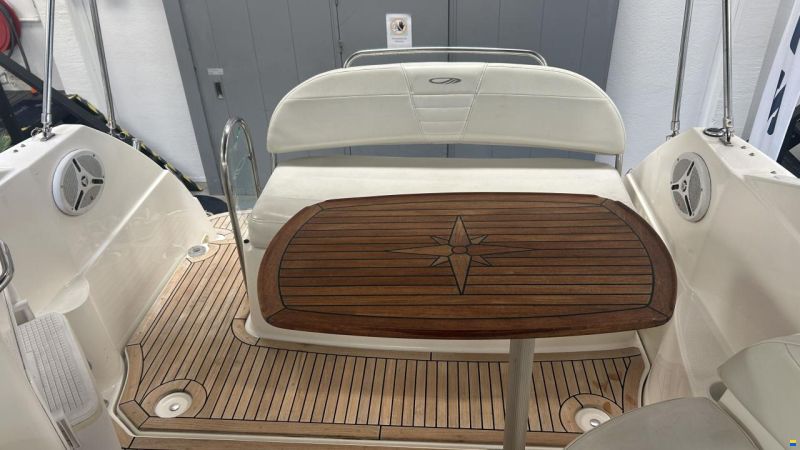 Maxum 2400 SE