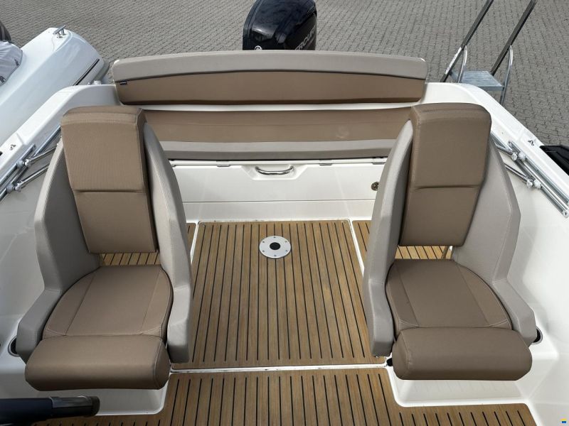 Quicksilver 605 Cruiser, Mercury F115 CT