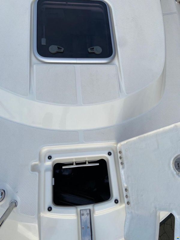 Quicksilver Activ 555 Cabin m/Mercury F115 hk og Bre