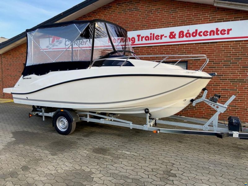 Quicksilver Activ 555 Cabin m/Mercury F115 hk og Bre