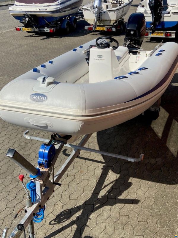 Grand S470 rib m/jockeypult m/Mercury F40 hk E