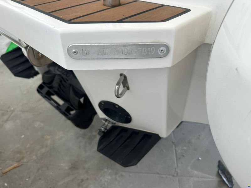 Agilis Jet Tenders AT-305