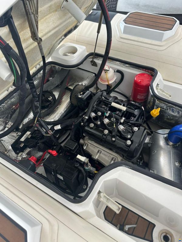 Agilis Jet Tenders AT-305