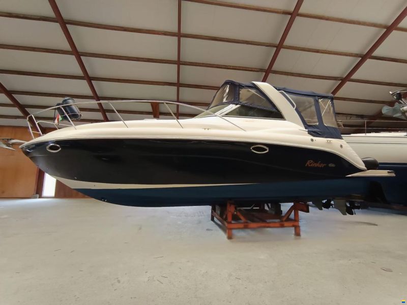 Rinker 320 Fiesta Vee