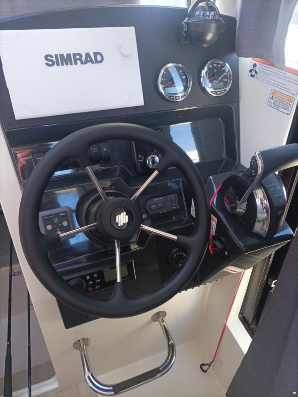 Brunswick QuickSilver QS 805 Pilothouse