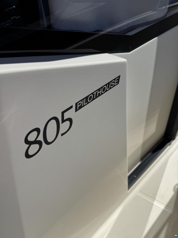 Brunswick QuickSilver QS 805 Pilothouse