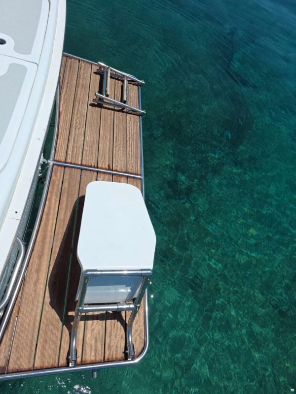 Luhrs Alura 27