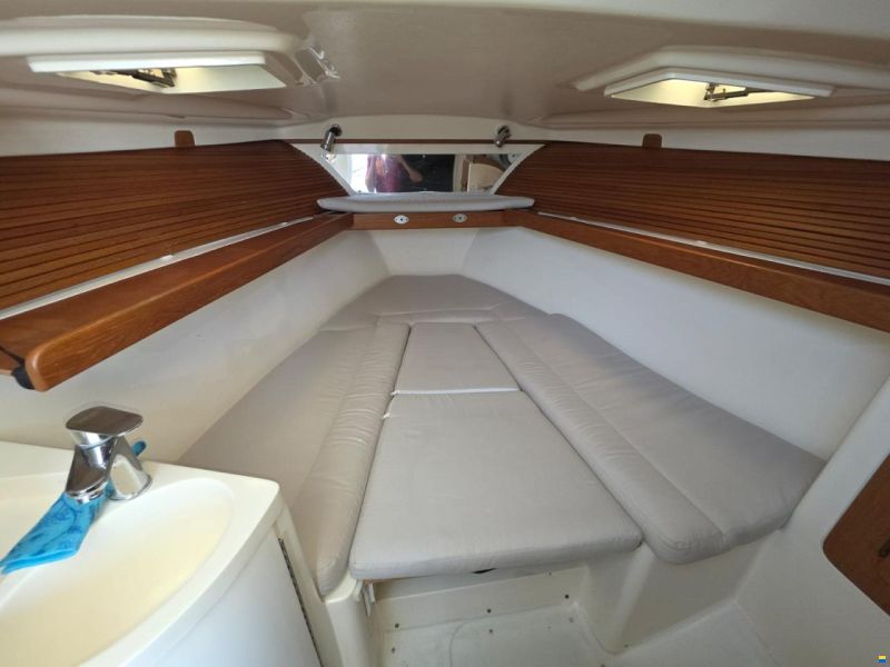 Luhrs Alura 27