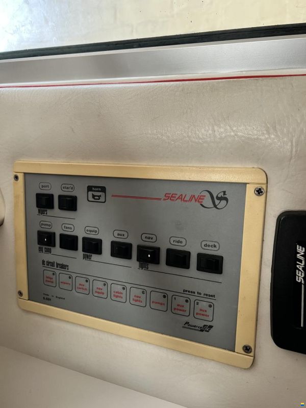 Sealine Senator 200