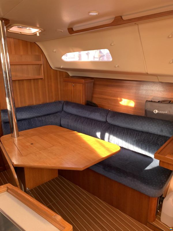 Hunter Marine 306