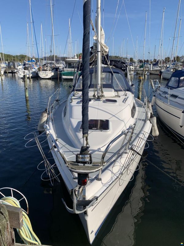 Hunter Marine 306