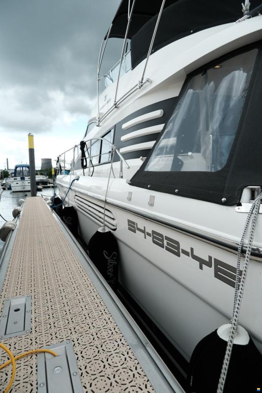 Fairline Squadron 52