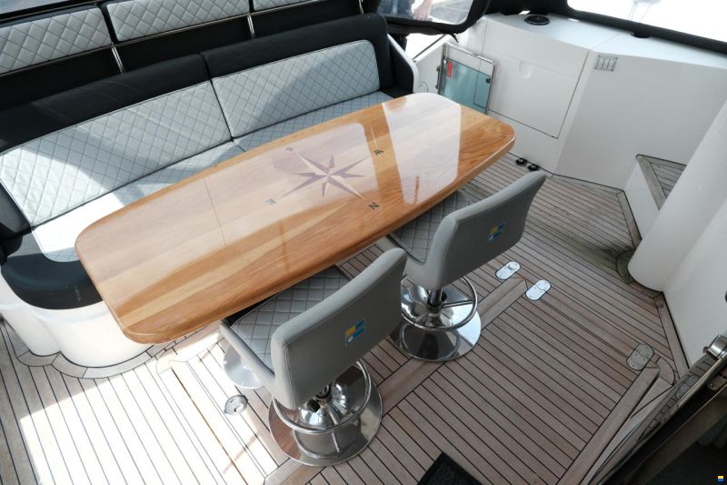Fairline Squadron 52