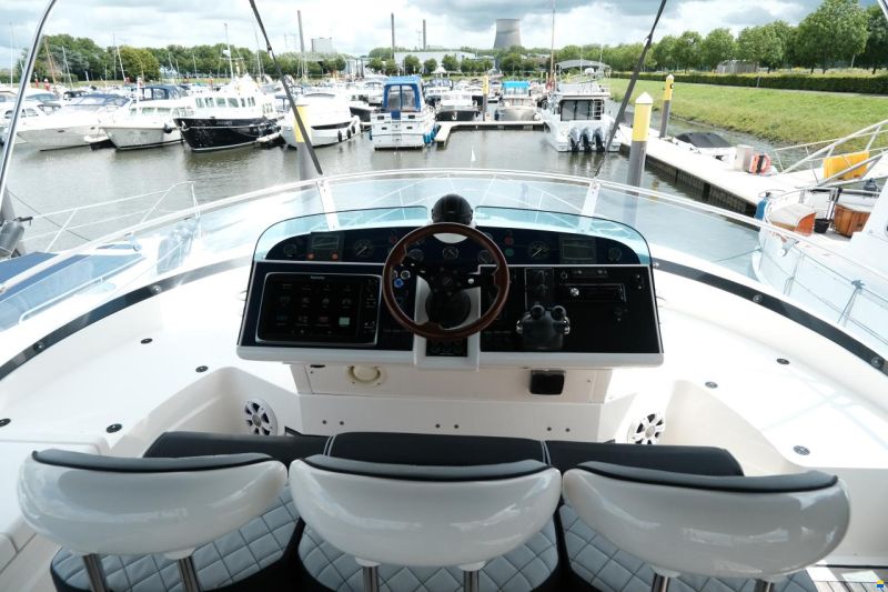 Fairline Squadron 52