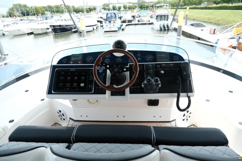 Fairline Squadron 52