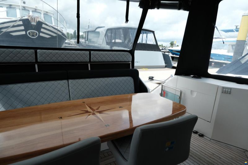 Fairline Squadron 52
