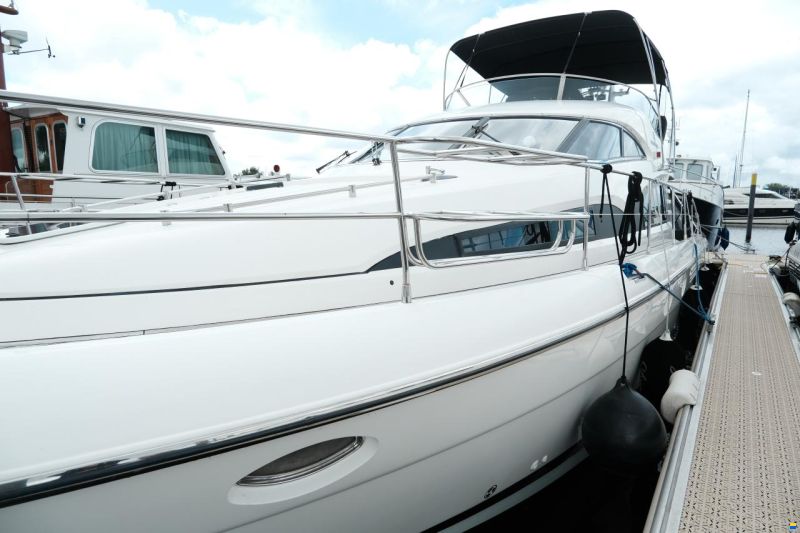 Fairline Squadron 52