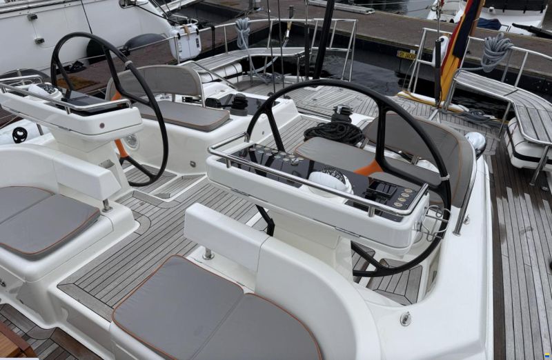 Oyster 655