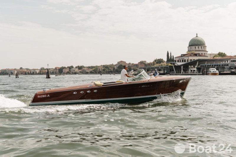 Riva Tritone