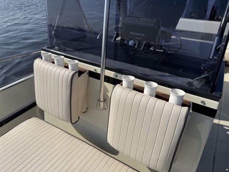 Boston Whaler OUTRAGE 25