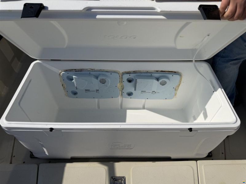 Boston Whaler OUTRAGE 25