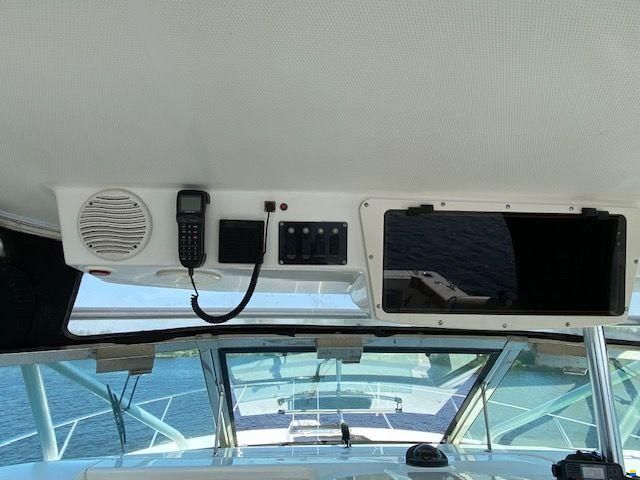 Boston Whaler 340 Defiance