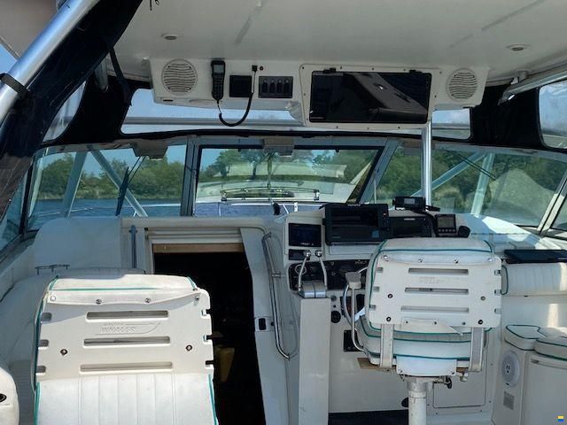 Boston Whaler 340 Defiance