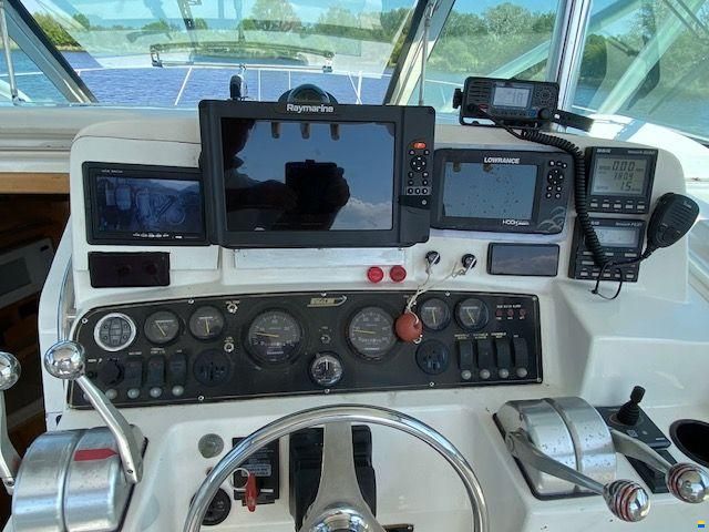 Boston Whaler 340 Defiance