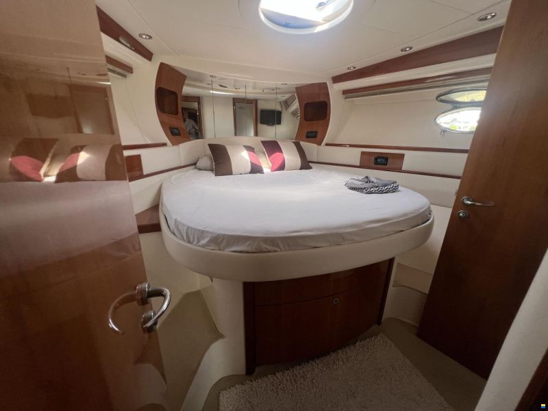 Pershing 50