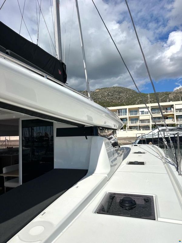 Lagoon 43