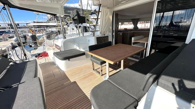 Lagoon 43