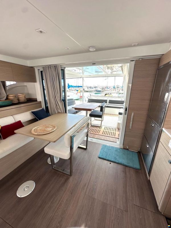 Lagoon 43