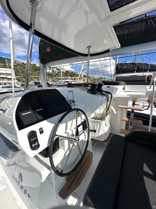 Lagoon 43
