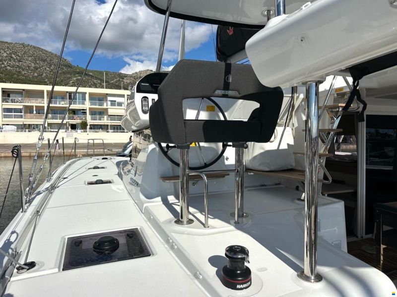 Lagoon 43