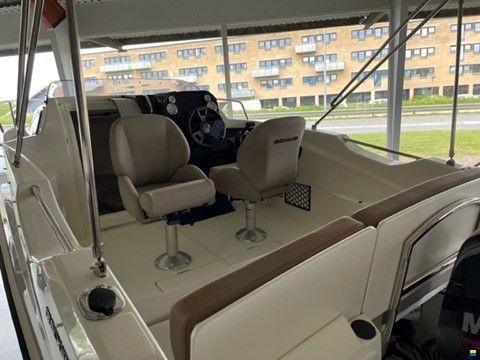 Quicksilver Activ 555 Cabin med Mercury