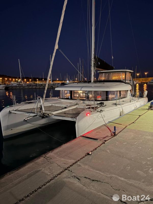 Lagoon 42