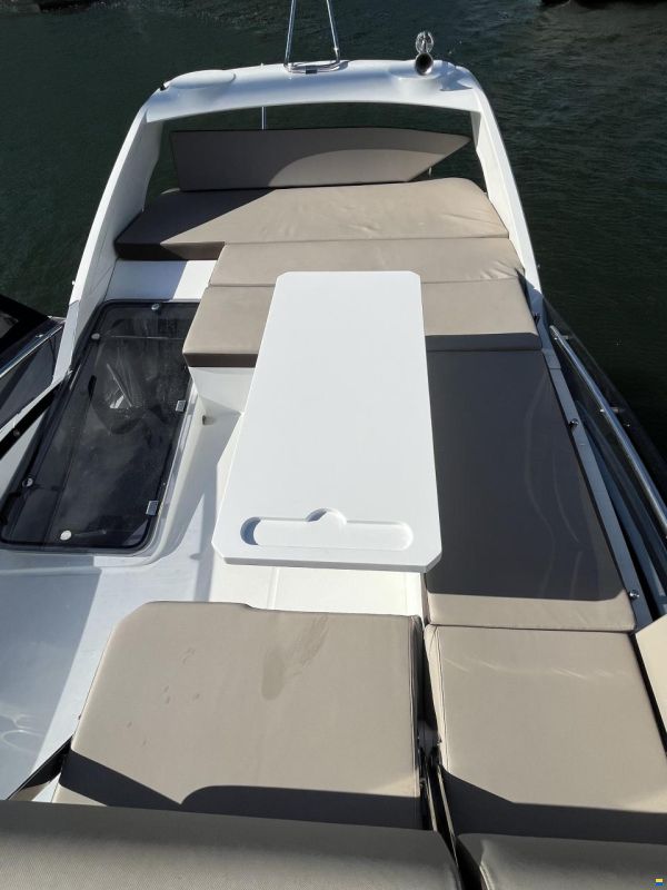 Galeon 360 Fly