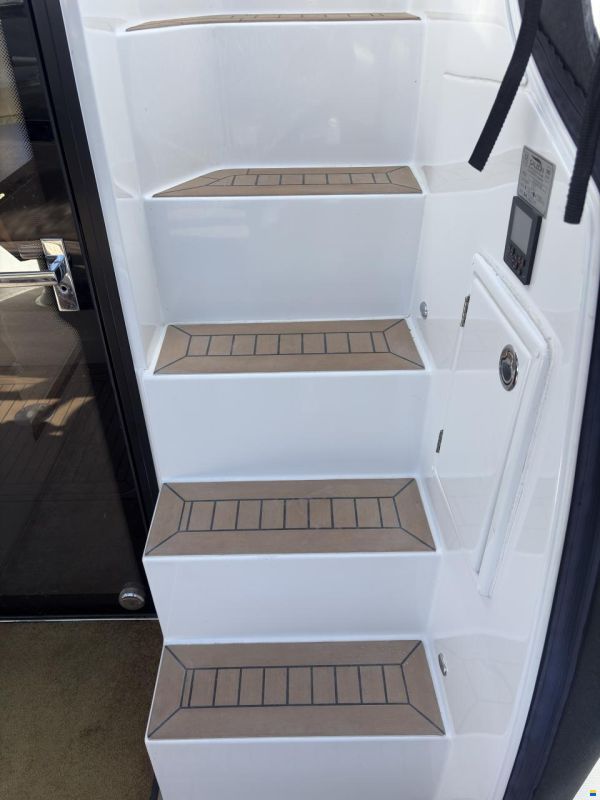 Galeon 360 Fly