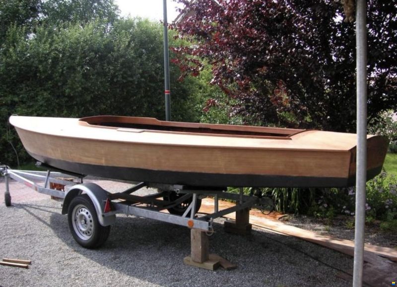 Kielzugvogel Holz