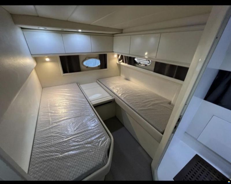 Pershing 40