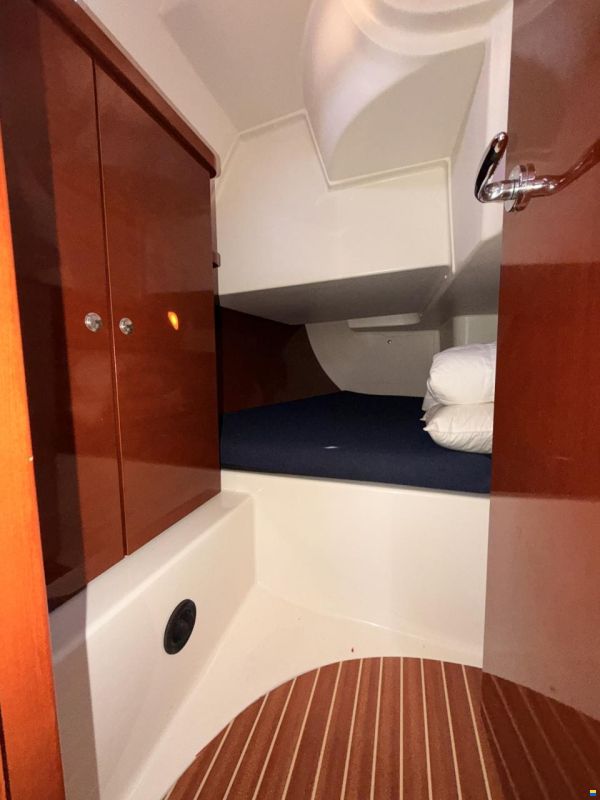Hanse 370