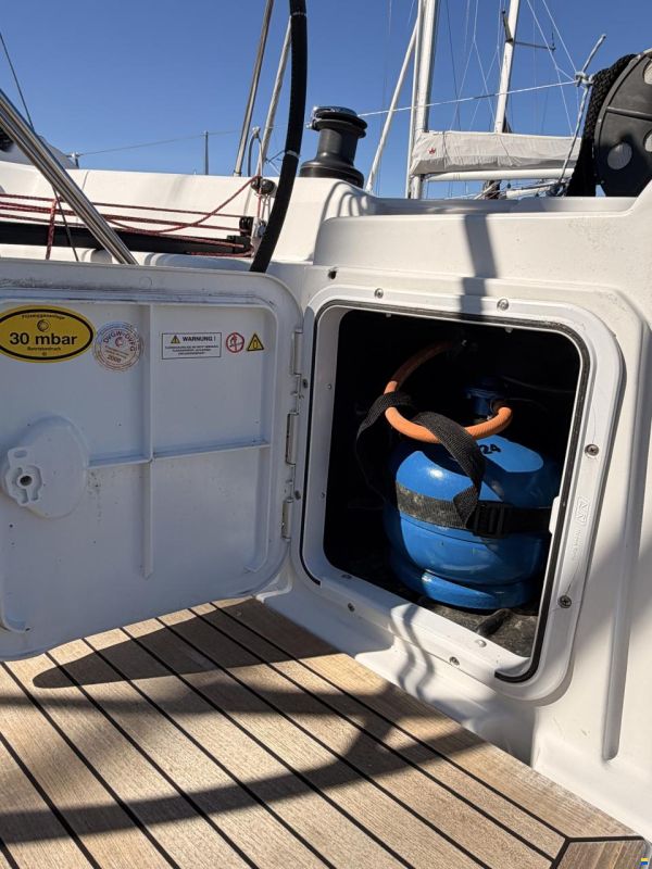 Hanse 370
