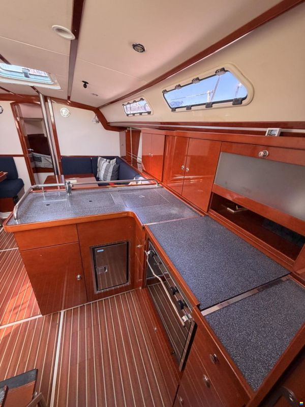 Hanse 370