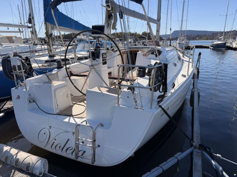 Hanse 370